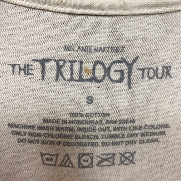 Melanie Martinez Trilogy Tour Beige Tshirt size Small - Picture 5 of 5